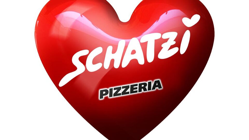 Ein rotes Herz mit der Aufschrift "SCHATZI" und "PIZZERIA". Das Design ist freundlich und einladend.